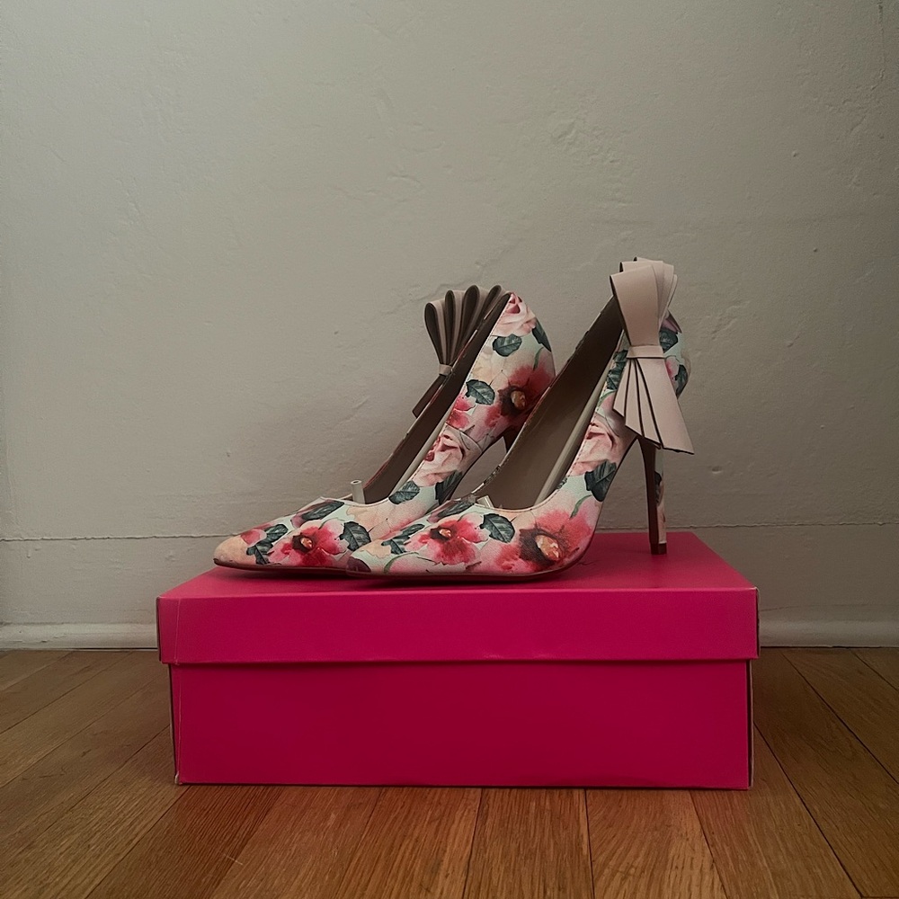Betsey Johnson Kammiee Pumps in Pastel Floral